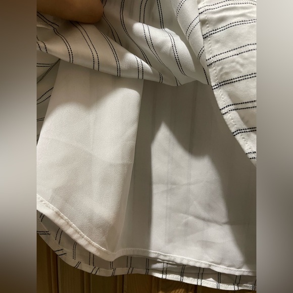 Ann Taylor balloon sleeve white blouse. Women’s size XS. - Picture 8 of 12